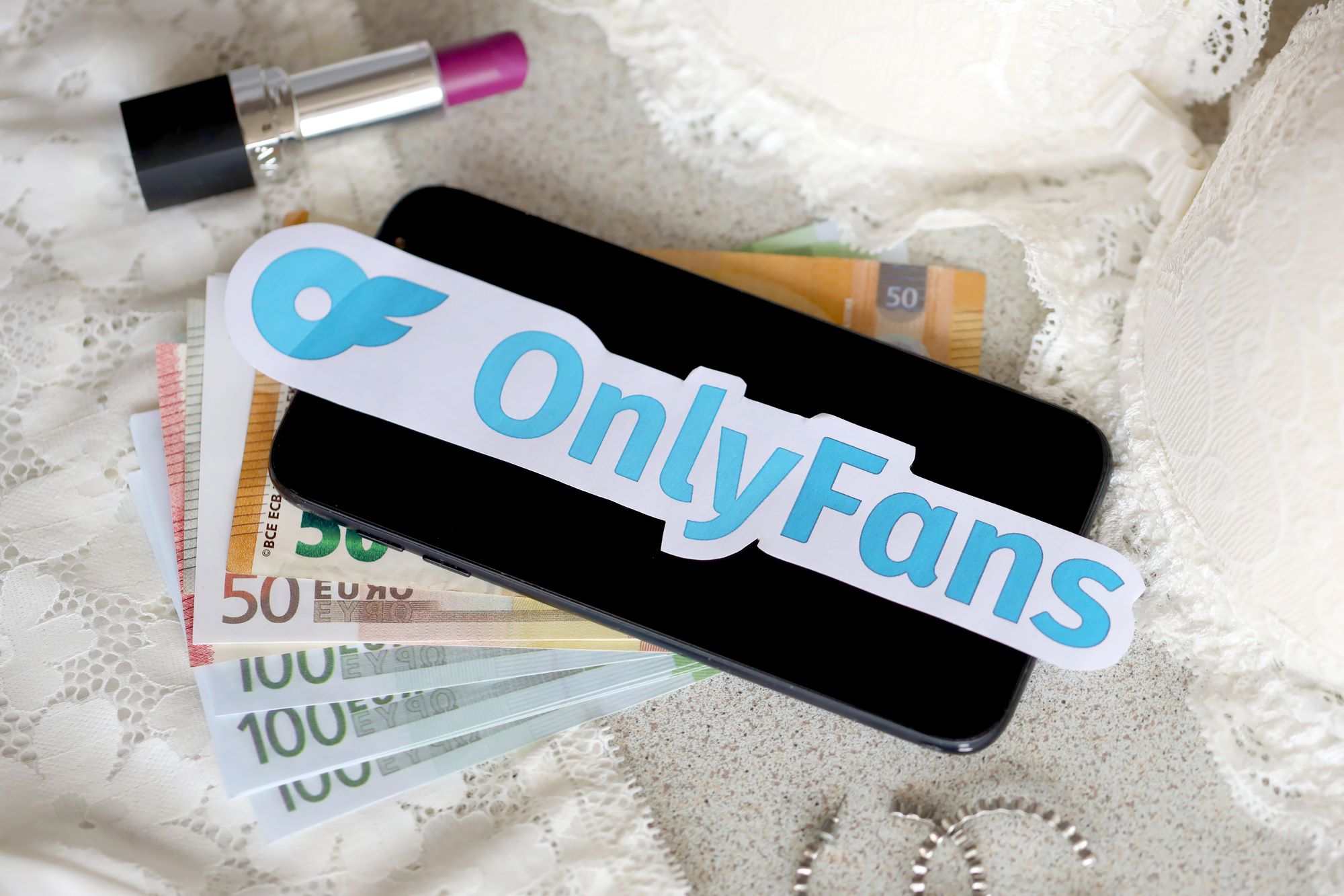 Darum wirst du nie einen roten Benz dank OnlyFans haben